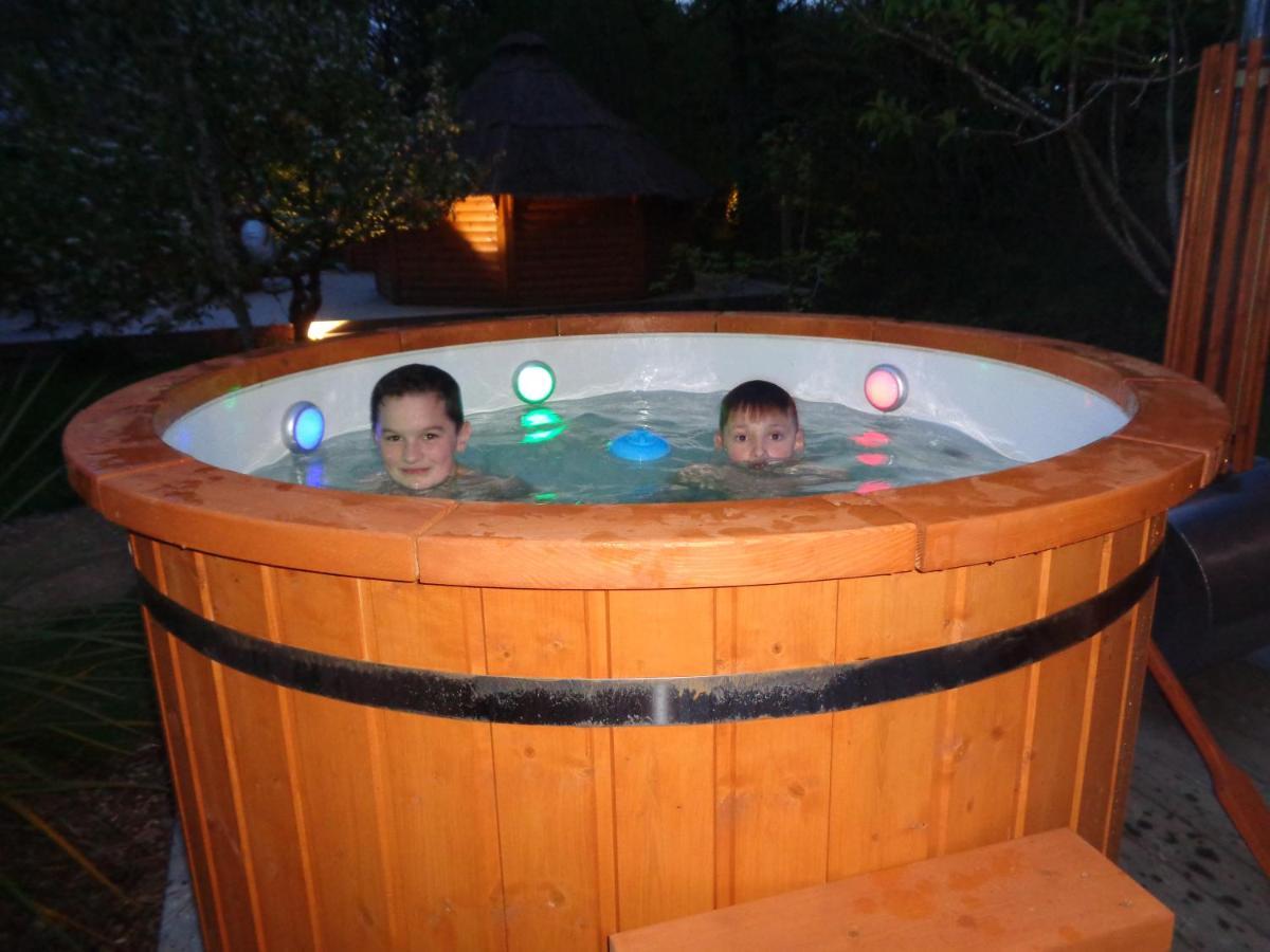Tonn"O Loisirs Villa Servel Kültér fotó